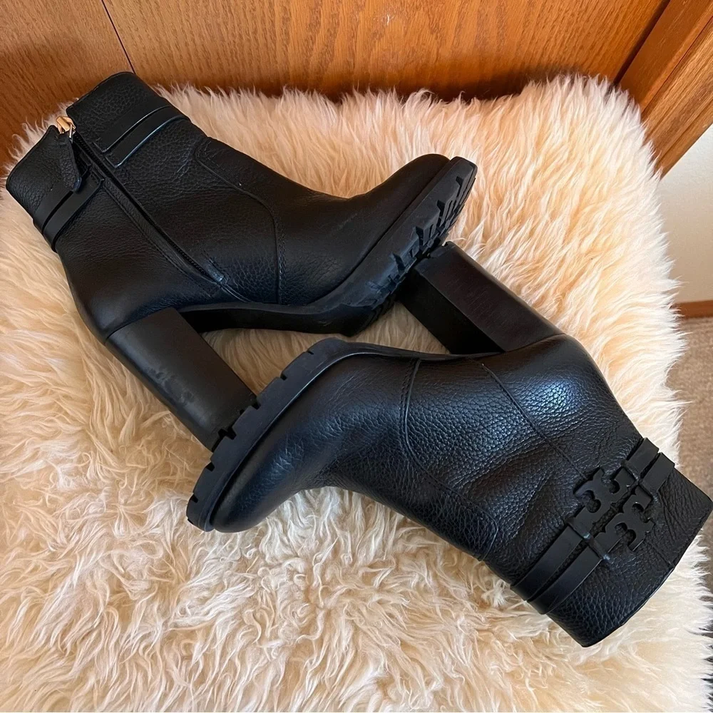 Tory Burch Leigh Lug Sole Black Leather Bootie Sz-7